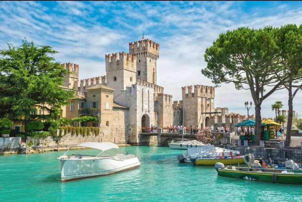 Residence Il Cascinale Peschiera del Garda Apartment